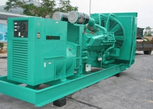 新兴75kw康明斯柴油发电车出租